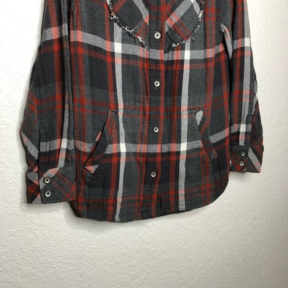 Cabi Tavern Flannel gray red white plaid shaket shirt jacket size Small #4164 - Picture 5 of 16